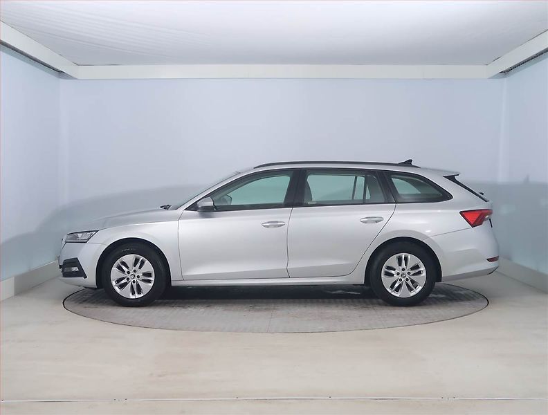 Škoda Octavia (2022) Ambition 2.0 TDI, ČR,1.maj - fotka 3 z 19