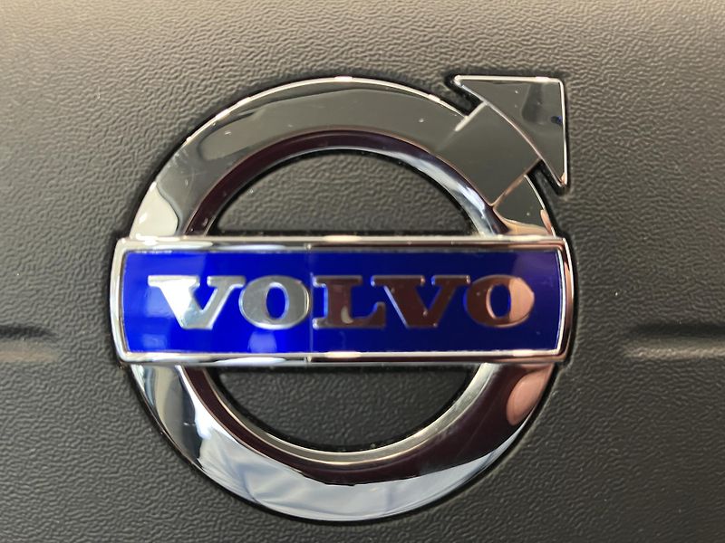 Volvo V40 T3 FWD Summum, MT6 - fotka 37 z 42