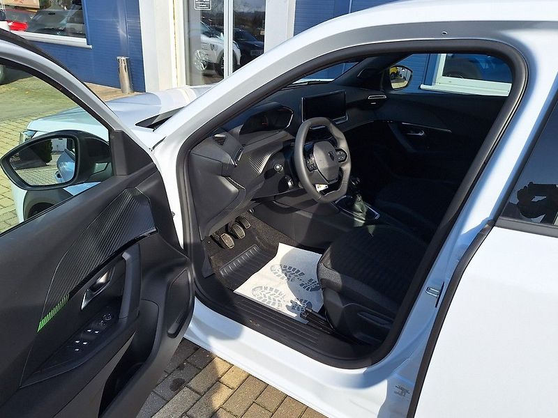 Peugeot 2008 (2026) STYLE TURBO 100 M6 - fotka 12 z 16