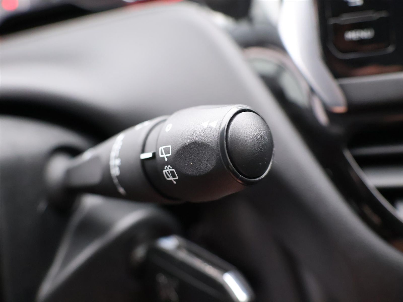Peugeot 208 1,0 i 50kW Klimatizace
