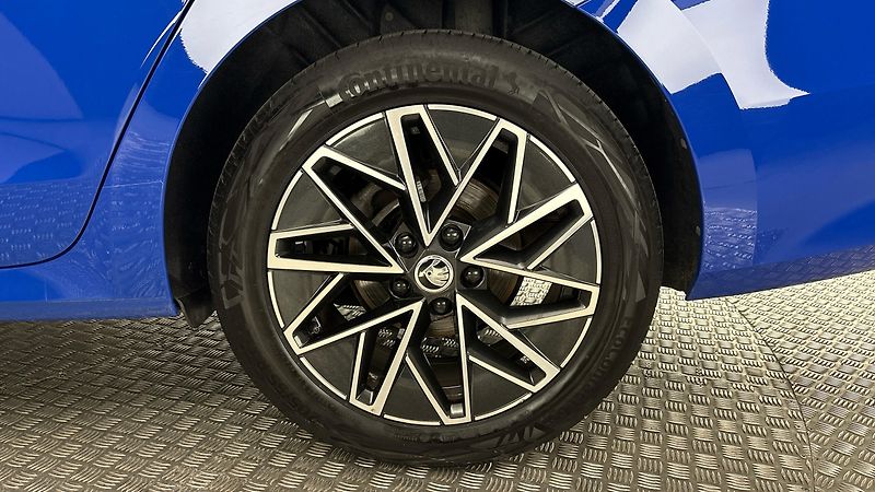 Škoda Octavia 2.0 TDI DSG Style Combi - fotka 19 z 26