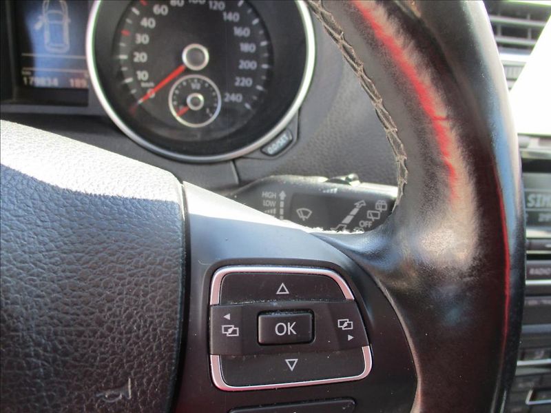 Volkswagen Golf 1,4 TSI,digiklima,servis,tažné - fotka 21 z 36