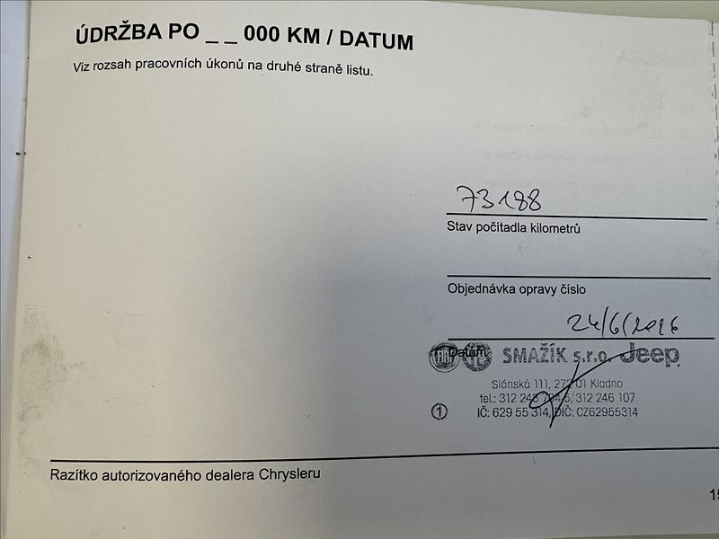 Jeep Grand Cherokee 3,0 CRD 184KW SUMMIT ČR.1.MAJ. - fotka 31 z 38