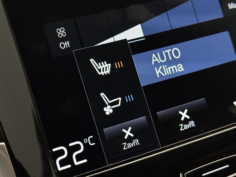 Volvo XC90 T6 AWD INSCRIPTION REZERVACE - fotka 43 z 47