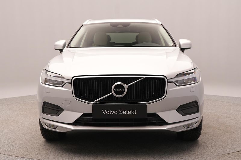 Volvo XC60 B4 AWD MOMENTUM PRO REZERVACE - fotka 15 z 43