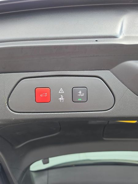 Opel Grandland X 1.5CDTi 96kW Ultimate LED 1Maj - fotka 26 z 27