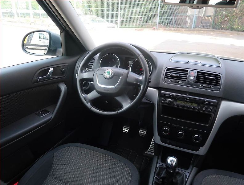 Škoda Yeti (2011) Ambition 1.2 TSI, Serv.kniha - fotka 7 z 15