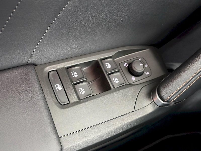 Cupra Leon (2024) VZ ST 2.0 TSI 221kW DSG - fotka 30 z 34