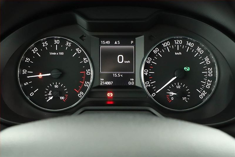 Škoda Octavia (2014) 2.0 TDI, Automat, Xenony - fotka 8 z 20