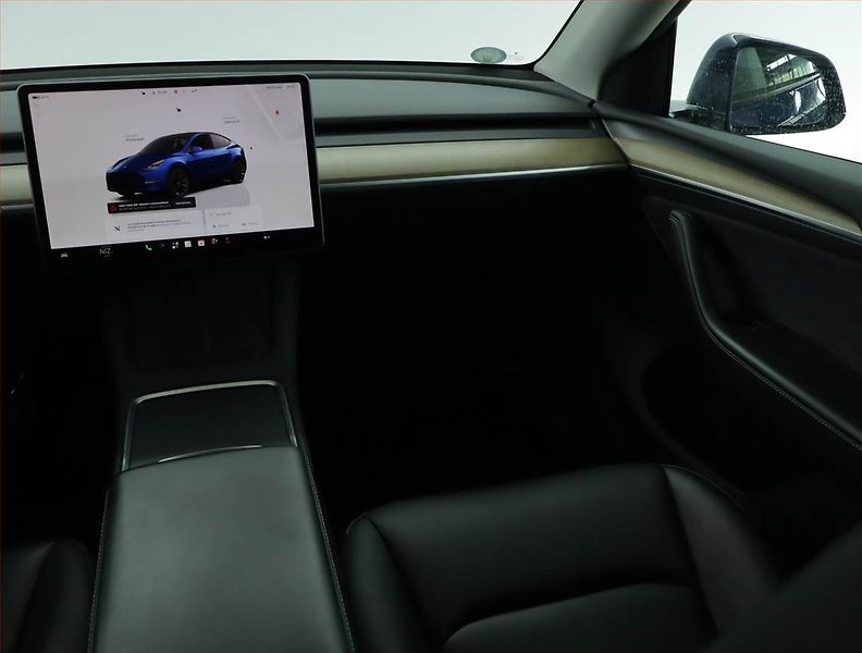 Tesla Model Y (2022) Long Range AWD 79kWh, SoH 90% - fotka 8 z 21