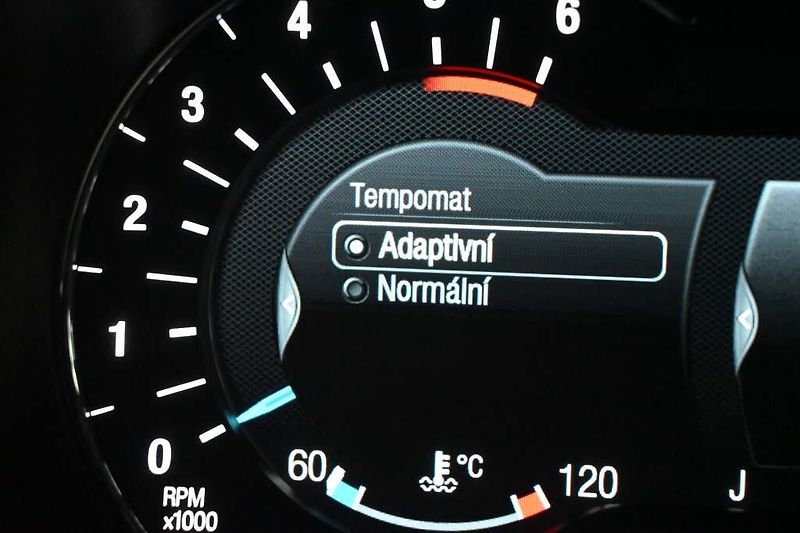 Ford Mondeo (2020) 2.0 LED SONY ACC TITANIUM Weba - fotka 23 z 37