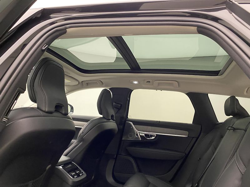 Volvo V90 CC B5 AWD ULTIMATE REZERVACE - fotka 33 z 68