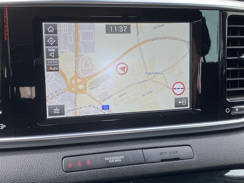 Kia Sportage (2019) 1.6 T-GDi, 2.maj,ČR, AC - fotka 15 z 17