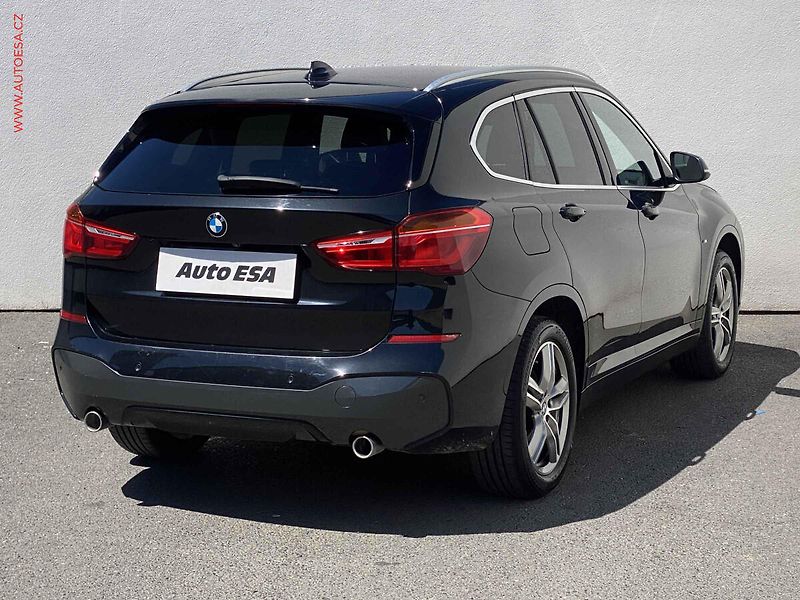 BMW X1 (2018) 2.0 D xDrive 20d, ČR, M - fotka 4 z 24