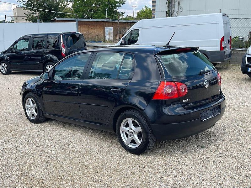 Volkswagen Golf 2.0TDI 103kW*Nova STK* - fotka 3 z 25