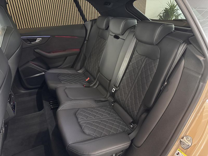 Audi Q8 50 TDI B&O Laser Carbon OLED - fotka 15 z 39