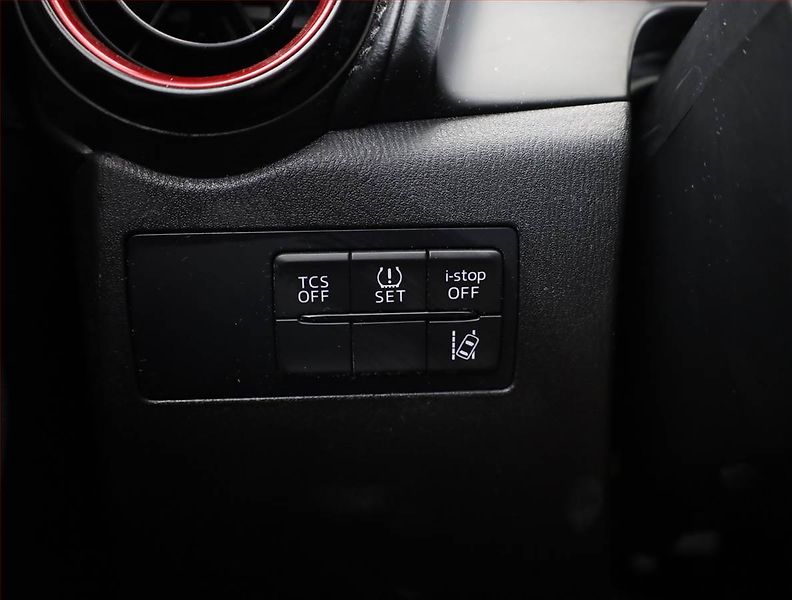 Mazda CX-3 (2015) 2.0 Skyactiv-G, 4X4, Automat - fotka 17 z 19