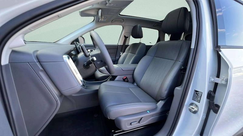 Leapmotor B10 (2026) Design hybrid EV baterie 18,8k - fotka 22 z 34
