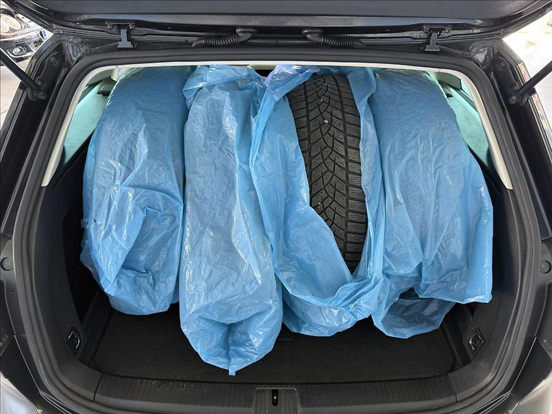 Volkswagen Passat 2,0   TDI 110kW,SERVISNÍ KNÍŽK - fotka 27 z 30