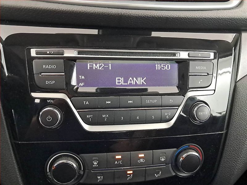 Nissan Qashqai (2018) 1.2 DIG-T, Tempomat - fotka 13 z 16