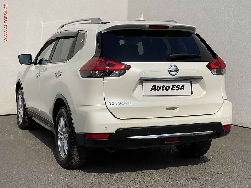 Nissan X-Trail (2018) 1.6 dCi, N-Connecta, panor - fotka 6 z 17