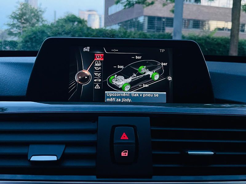 BMW Řada 3 318D GT MANUÁL KAMERA VÝHŘEV  - fotka 38 z 46