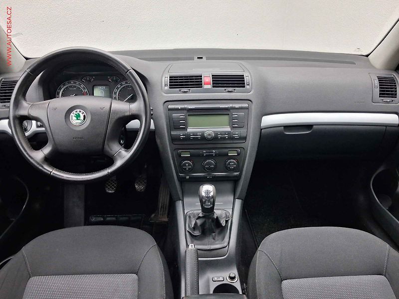 Škoda Octavia (2009) 1.9 TDi, Ambiente - fotka 8 z 15