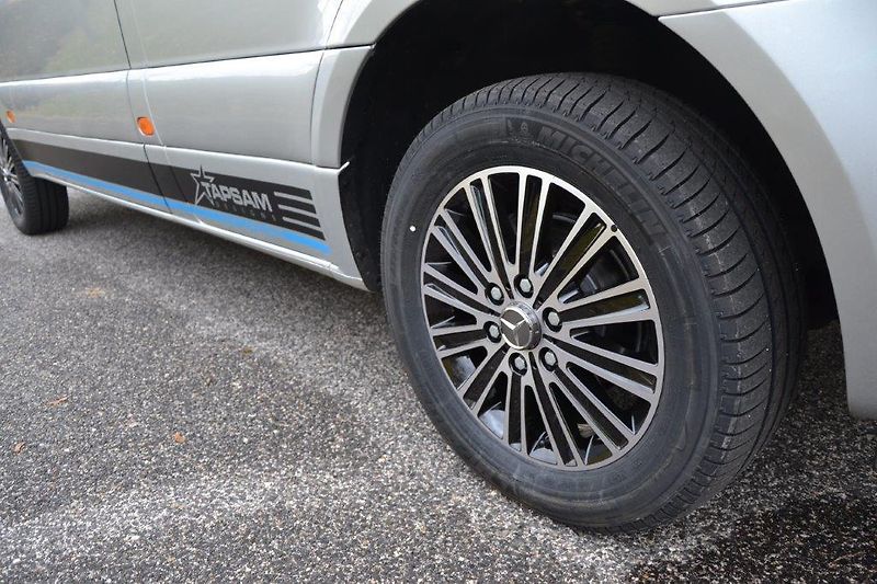 Mercedes-Benz  317 9G Camper - vestavba - fotka 56 z 58
