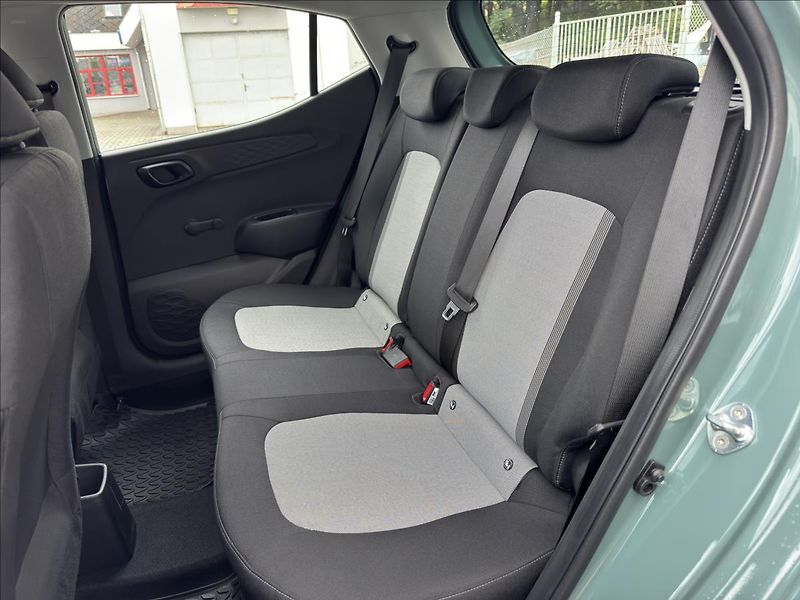 Hyundai i10 1,0 MPi Comfort - fotka 9 z 16