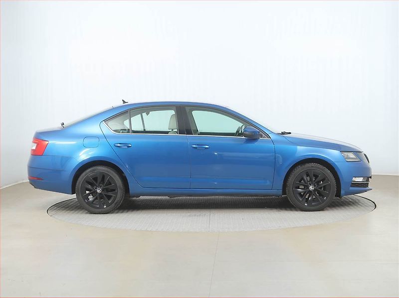 Škoda Octavia (2018) Style 1.4 TSI, Serv.kniha - fotka 6 z 15
