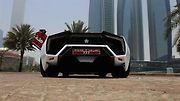 První ze sedmi vyrobených automobilů Lykan HyperSport slouží u policejních složek v Abú Dhabí
