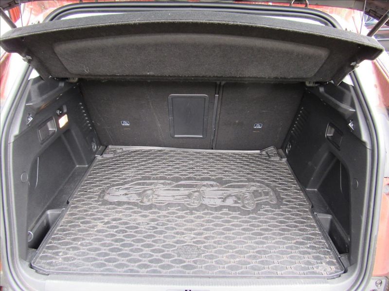 Peugeot 3008 1,2 96kW Allure 1.majitel - fotka 25 z 34