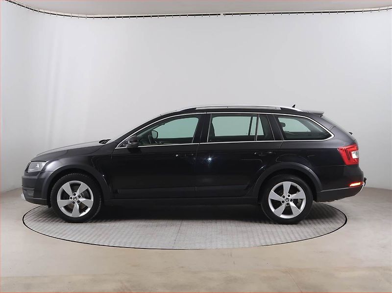 Škoda Octavia (2015) 2.0 TDI, 4X4, Automat - fotka 3 z 19