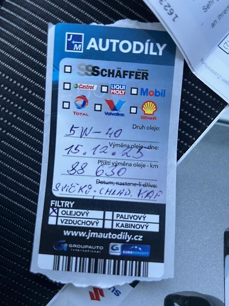 Suzuki Grand Vitara 2,4i 122KW,4x4+UZÁVĚRKA,DIGIKL - fotka 35 z 38