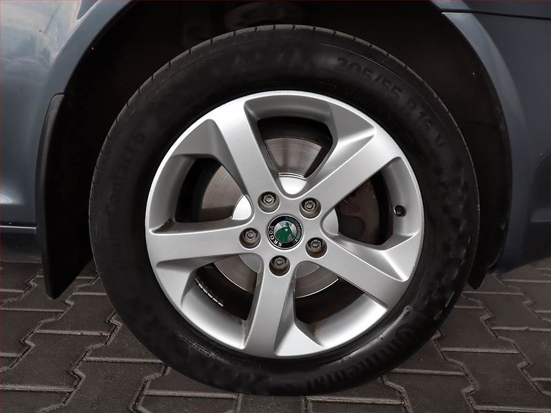 Škoda Octavia (2011) 1.8 TSI, Automat, Serv.kniha - fotka 15 z 20