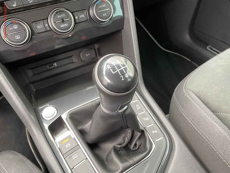 Volkswagen Tiguan (2019) 1.5 TSi, 1.maj,ČR, R-Line - fotka 16 z 18