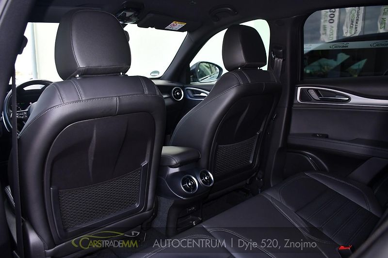 Alfa Romeo Stelvio 2.2 Diesel 16V 154kW VELOCE Q4 - fotka 12 z 53