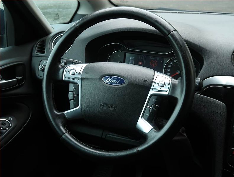 Ford S-MAX (2012) 2.0 TDCi, 7 míst, Navi - fotka 21 z 21