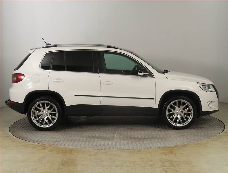 Volkswagen Tiguan (2010) 2.0 TDI, 4X4, Tempomat - fotka 6 z 23