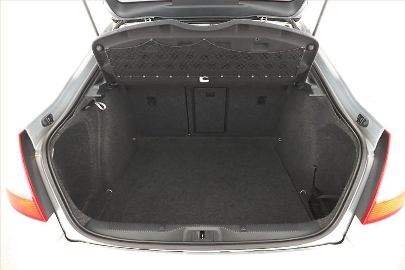 Škoda Octavia (2011) RS 2.0 TSI, Xenony, Tempomat - fotka 10 z 13