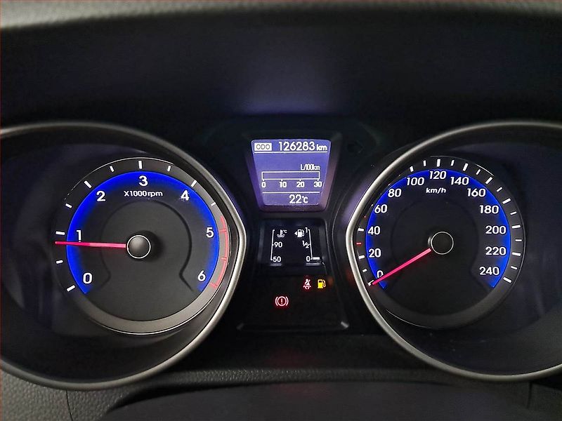 Hyundai i30 (2016) 1.6 CRDi, Tempomat - fotka 11 z 16