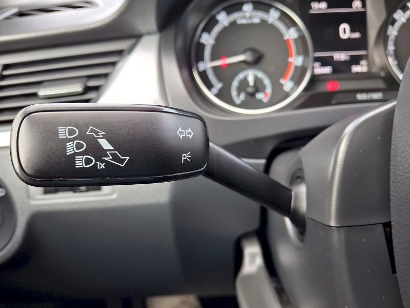 Škoda Rapid (2018) Spaceback Ambition Plus 1,0TSi - fotka 22 z 27