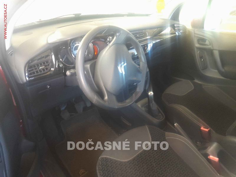 Citroën C3 (2013) 1.0i, ČR, AC, výhřev sed - fotka 3 z 3