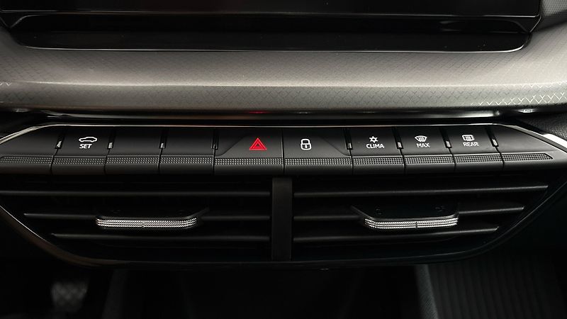 Škoda Octavia 1.5 TSI Ambition - fotka 13 z 24