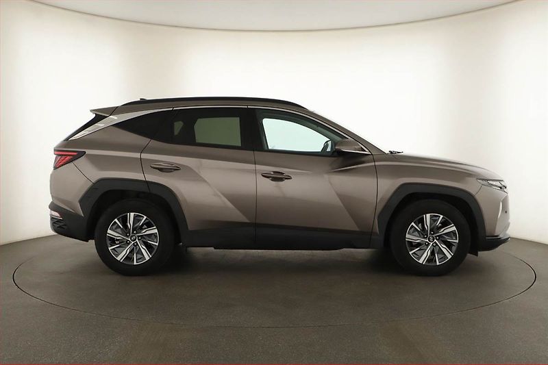 Hyundai Tucson (2022) 1.6 T-GDI - fotka 6 z 20