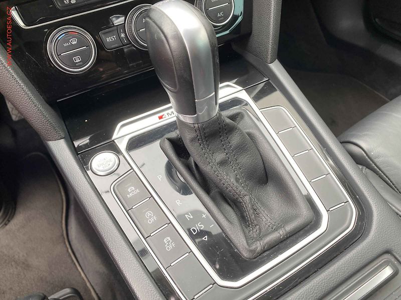 Volkswagen Passat (2014) 2.0 TDI 4Motion, ČR - fotka 16 z 19