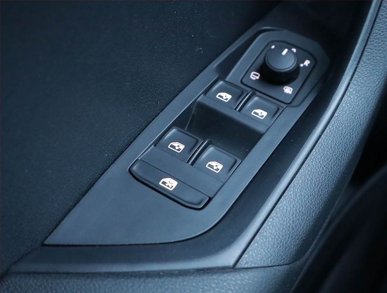 Škoda Karoq (2024) Sportline 2.0 TDI, Sportline - fotka 19 z 24