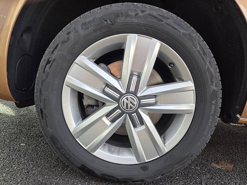 Volkswagen Caravelle (2022) 2.0 TDI DSG Long 9míst WEBASTO - fotka 41 z 43