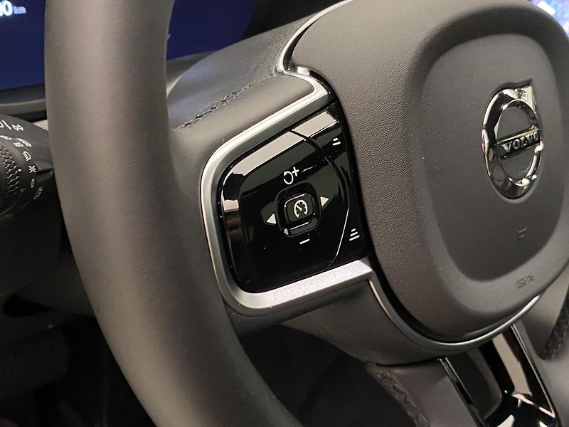 Volvo V90 T8 AWD RECHARGE DARK ULTRA - fotka 20 z 65
