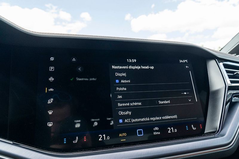 Volkswagen Touareg 3.0TDI 210kW RLine Tažn ZÁRUKA - fotka 18 z 22